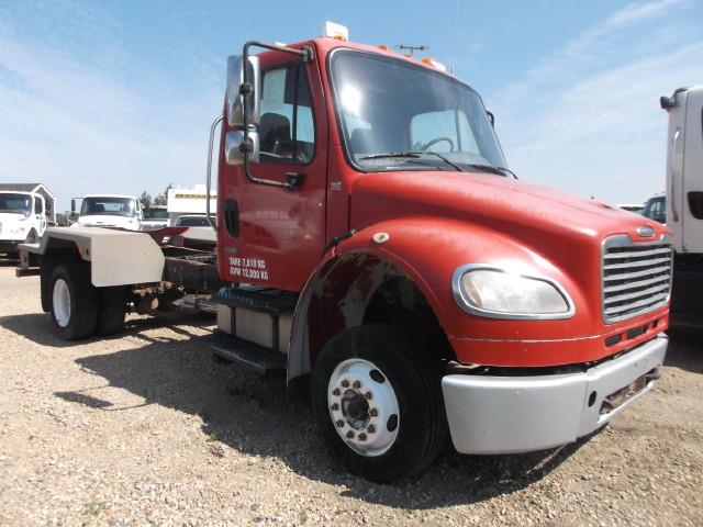 Image #1 (2010 FREIGHTLINER M2 LOW PRO S/A CAB & CHASSIS)